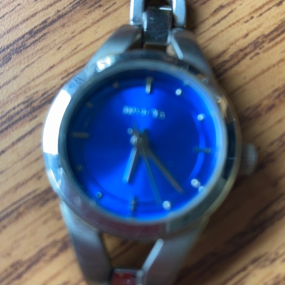 Ladies Invicta watch EUC ♥️ blue face - Picture 6 of 7